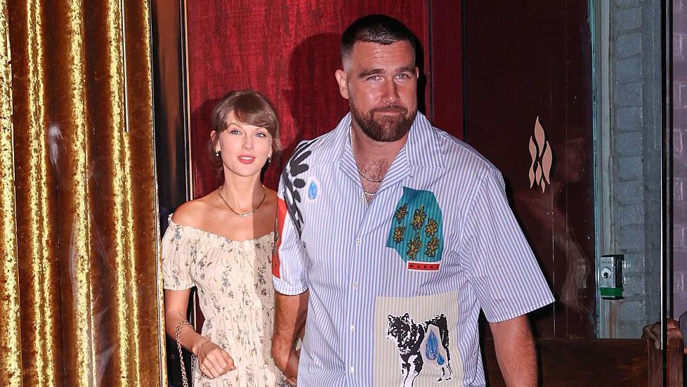 taylor swift travis kelce Taylor Swift Travis Kelce: A Beginner-Friendly Guide to Their Love Story, Marriage, and Cultural Impact